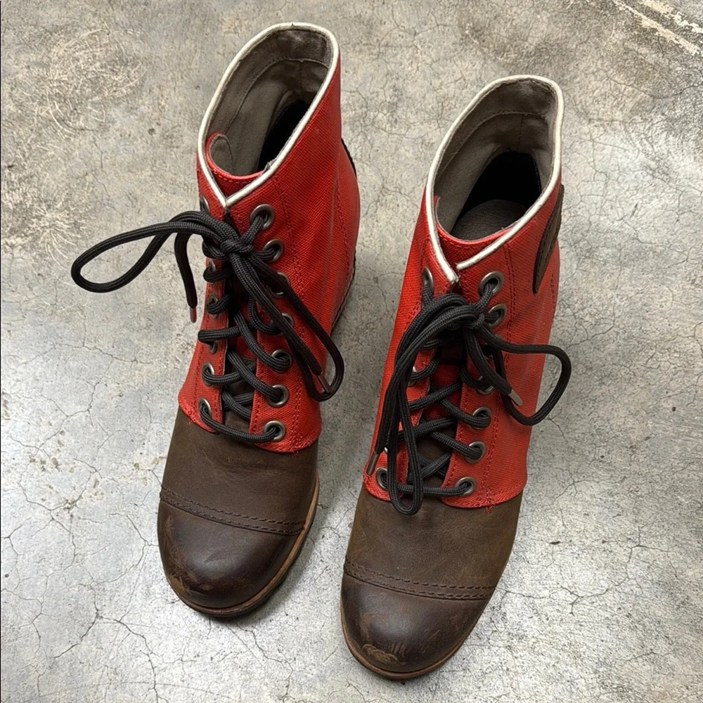 Sorel Red and Brown Lace Up Boots - Picture 4 of 13